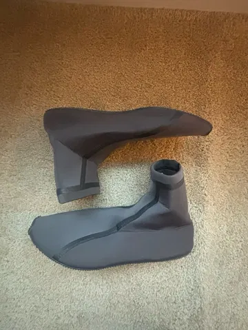 Adidas Yeezy “Coache image 2