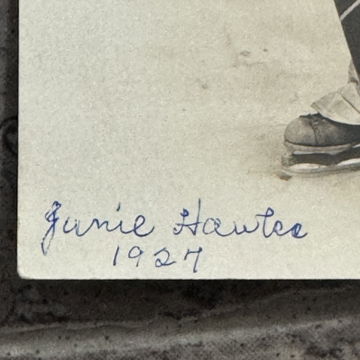 EARLY Hockey Player image 2