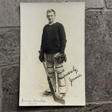 EARLY Hockey Player image 1